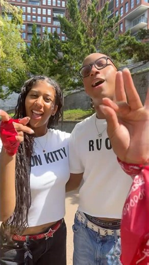 Put your hands up ✋💃 ‘r u ok’ Dance Cover OUT NOW on YouTube! #meovv #meovv_handsup #kpop #dance