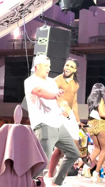 Legendary NFL star Rob Gronkowski hosts Wrestlemania beach party