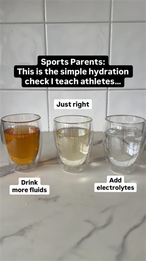 Ali Miles | Sports Dietitian | Fuel School®️ on Instagram: "Sports parents: want the easiest way your teen can check hydration? 🙌 This is the simple hydration check I teach teenage athletes ⬇️ 🍎 Dark urine (apple juice colour) is a sign they may be dehydrated and need more fluids 🍋 Light yellow (homemade lemonade colour) usually means hydration is on track 💧 Very clear urine can mean fluids aren’t being retained. Electrolytes can help the body absorb fluids. This can be as simple as: 🧂Addin