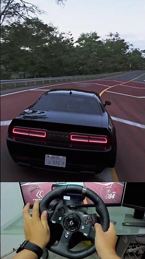 This Dodge Challenger SRT Hellcat 2015 looks so clean, aggressive, and powerful on the streets 👀🔥
