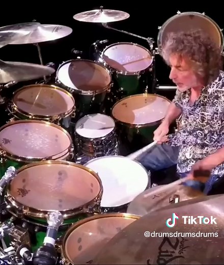 Simon Phillips Drummer: Toto Drum Fills and Techniques