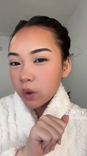 Keep Your Lashes Curled All Day: A Simple Guide