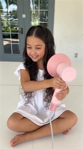 Drying curls made easy — with Laifen SE 🤍 The Laifen SE High-Speed Hair Dryer keeps drying time short and safe with Child Mode, smart temperature control, and low noise for a calm, comfy experience. 🎦: @ellabella_soleil 🖤 Black Friday: Save up to 40% now! #Laifen #blackfriday #blackfridaysale #blackfridaydeals #promo #sales #sale #LaifenElectricShaver #LaifenElectricToothbrush | Laifentech