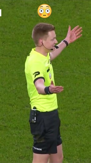 That Referee Moment Though 🔥 #football #soccer #shorts