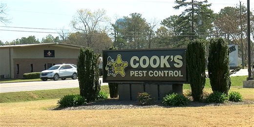 Pest control technician performs CPR to save customer’s life