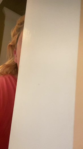 ALIEN LOVES POWDERED DONUTS #fyp