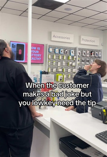 😂😂😂😂 pretending to laugh at the customer’s jokes #humor #content #trend #lunarnewyear #fifa