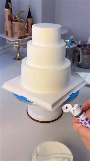 Cake_decore🍰 | Decorating a beautiful cake in purple 💜💜💜. | Instagram