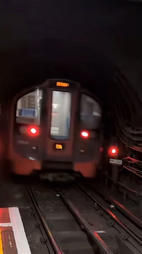 WOW 🤩 Fast acceleration in 2009 Stock Victorian Line in #londonundergroundtransport #tfl💥