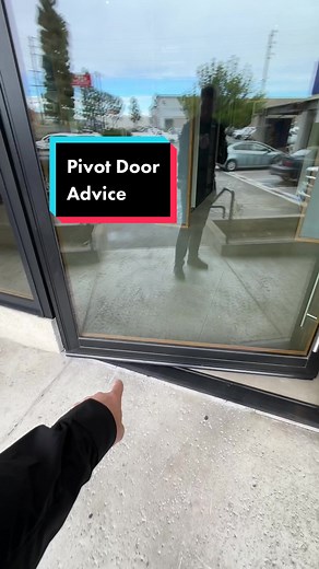 Pivot Door with CRL Jackson 900 closure/pivot hardware. Be careful not to use this style door where wind/water hits the door as it can be problematic with water infiltration. #pivotdoor #door #exteriordesign #frontdoor #showroom #exteriordoor #build #customhome