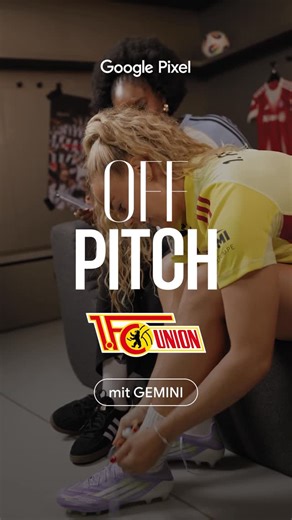 Google Pixel Frauen-Bundesliga on Instagram: "„Ein Schlumpf hält die Null.“ ⚽ @caraboesl ungewöhnliches Geheimrezept gegen den Druck im Tor. Ein Glücksbringer mit großer Mission bei den @fcu_frauen! #TeamPixel #DieLiga"