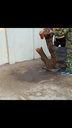 Brilliant Woodworking Invention by 60-Year-Old Carpenter