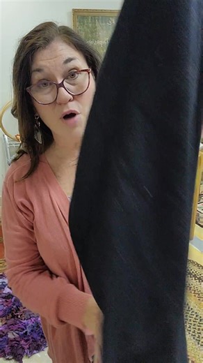 Rug Hooking the old school way... Super tip! #shorts #fblifestyle #punchneedle #fiberart #punchneedleart #rug #diycrafts #rugmaking #rughooking #rughookersofinstagram #hookedrug #hookedrugs #rughookingartist | Rug hooking