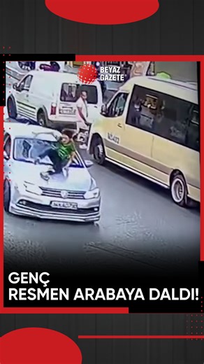 Beyaz Gazete | İstanbul’da trafikte seyreden bir aracın üzerine düşen genç, ön camı paramparça etti. | Instagram