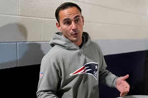 Patriots cornerbacks coach returns (report)