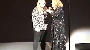 Adele lookalike gets selfie with Adele