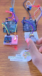 5.9K views · 11 reactions | Contrôle à distance d’une LED avec Arduino et LoRa Découvrez comment contrôler une LED à distance grâce à des modules LoRa et un potentiomètre connecté à une carte Arduino #arduino #esp32 #electronique #genie #technologie | Méchant Circuit | Facebook