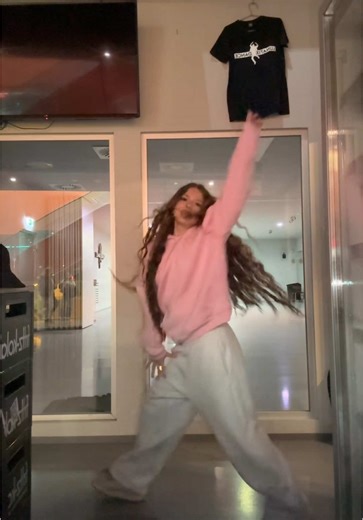 Zahide's Latest Songs and Dance Performances