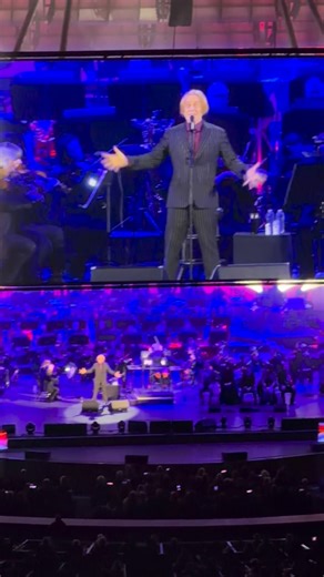 It’s TIIIIME! Take a trip to Christmastown as Danny Elfman performs “What’s This” from #nightmarebeforechristmas at the Hollywood Bowl! | LaughingPlace.com Disney Fans' Site