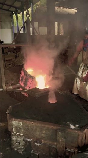 Marine Propeller Pouring Process | Petro Bonded Sand Casting | Foundry #foundry