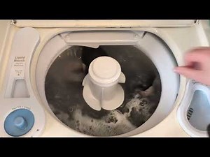 KitchenAid Superba KAWS850LT1 washing twin comforter.