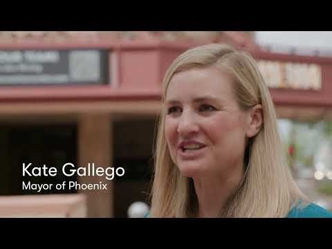 Phoenix mayor snags a ride in a driverless Waymo car as company launches autonomous rides in downtown