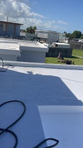 5.5K reactions · 301 shares | Que BOCHINCHE 﫢. Me Salió Filtrando Un techo a los pal de meses y vine a dar GARANTÍA.  Aquí Tutoríal como repararlo #yoselloconcintropro #yoselloconsistemacintron #lamaravilladecintron | Cintron Enterprise | Facebook