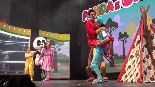 Amiguinho, vê aqui alguns dos melhores momentos da "Volta ao Mundo" do Panda e os Caricas no Panda Flash! Porque o Canal Panda é... Fixeeee! | Canal Panda