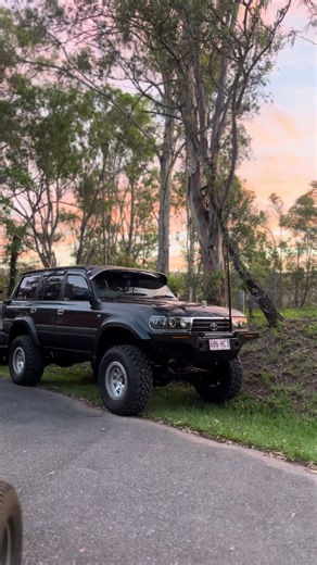 what to do with this next 🤷#80bus #80serieslandcruiser #5inch35s #80 #80series