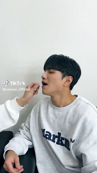 간식 주세요🐶 #VANNER #배너 #태환 #TAEHWAN #혜성 #HYESUNG