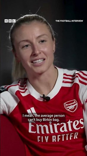 What fashion trend is Leah Williamson loving? | BBC Sport