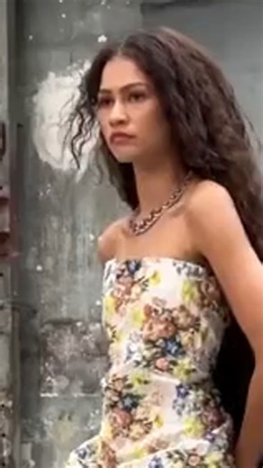 Zendaya's Vogue Cover Shoot Behind-the-Scenes