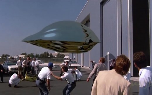 【正大剧场】86年迪士尼出品经典科幻电影《飞碟领航员》精彩片段（简介中有央视配音正片分享）