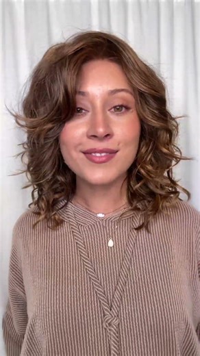 Can't get enough of these flirty waves!! 😍 Finn by Estetica in RTH6/28 🤎🍄‍🟫