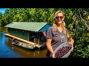 Louisiana Houseboat Getaway! We Found a TON of Wild Muscadines!