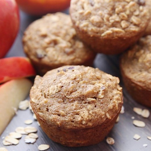 These easy and delicious HEALTHY APPLESAUCE OAT MUFFINS make the perfect snack, and they’re freezer-friendly, too! https://tastesbetterfromscratch.com/healthy-applesauce-oat-muffins/ | Tastes Better From Scratch