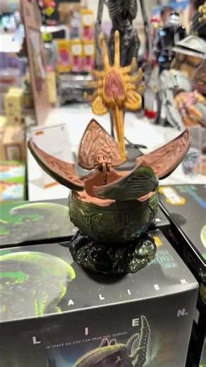 Cena los juguetes de alien que nos encontramos en la designercon en las Vegas