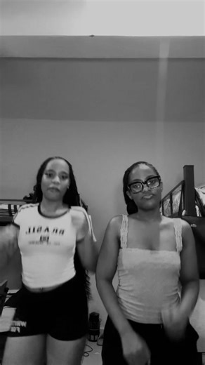 Please take time to watch me and bae dancing🤣😭 #twin #dancetok #xybca #fyp #ghanatiktok🇬🇭