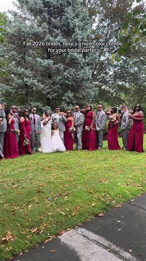 #GrayAndBurgundy look so so good together. Don’t you agree? 😎 | bride