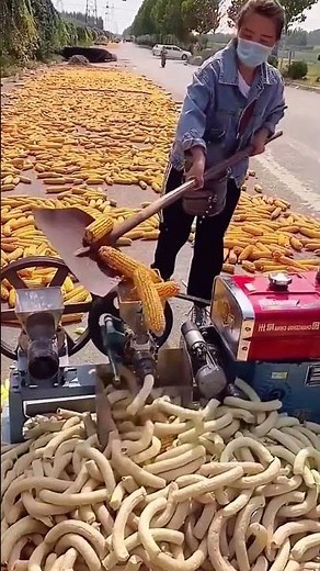 Making process of corn puffed food with specialized machines