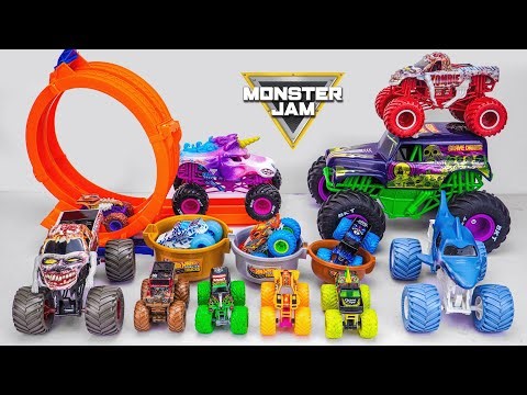 Monster Jam Collection Unboxing Review | Monster Jam Loop Stunt Champion