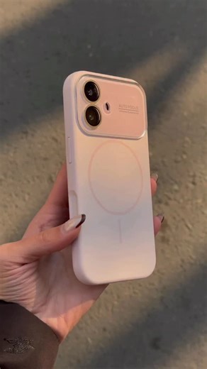 ‎نگار رحیمیان /انواع قاب و گلس و کیس‎ on Instagram‎: "⁨ سیلیکونی لنز گلس 🔥🌈✨🎉🎨📷🤳🩷🍊⚫️🪁🫐⚪️🐻🌰💜🩰 کلمه (لنز) رو کامنت کن رنگاشو بفرستم برات👀 قیمت ۶۳۰ت 🫶🏻 سيليكني لنز مگسيف دار ؛ بروز ترين طراحي سيليكني بهمراه لنز و مگسيف ؛ سري ١٧ و ١٦ داراي محافظ دكمه ي camera control ؛ داخل كار جير اورجينال ؛ بهترين و زيبا ترين سيليكني ؛ قابل سفارش با لوگو و بدون لوگو ؛ هفت رنگ : ⚫️Black ⚪️White 💜Purple 🫐Deep blue 🍊Orange 🐻Mocha 🩰Pink sand iPhone : 📱iPhone 17Promax 📱iPhone 17Pro 📱iPhone 17 