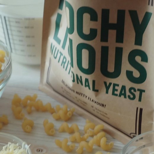 Try this Vegan Mac and Cheese today! The kids will surely love it! 😋 Ingredients: 4 cups dried macaroni sea salt freshly ground black pepper 4 cups unsweetened soya milk ½ cup dairy-free margarine ⅔ cup plain flour 1 heaped teaspoon English mustard ¼ cup nutritional yeast flakes ½ a bunch of fresh thyme olive oil ½ cup fresh breadcrumbs Instructions: 👉Preheat the oven to 350ºF. Cook the macaroni according to the packet instructions in a large pan of salted boiling water. 👉Place a small pan ov