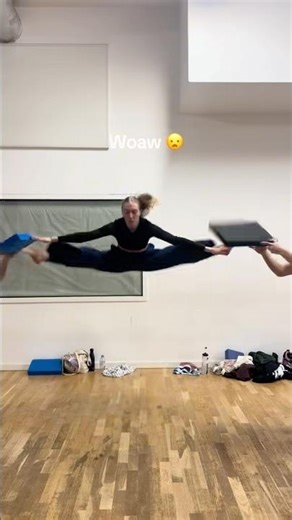 🤯WOW… ils sautent tellement hauts qu’ils font s'envoler les briques !🪽🤣 #dancejump #viral #fyp