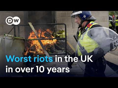 UK riots: How are the violent far-right groups organizing themselves? | DW News