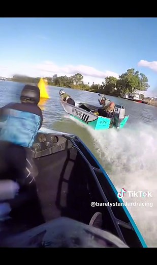Rubbin’s racing lets go baby! Touchin’ tin out there #riverlanddinghyderby #riverlanddinghyderby2023 #dinghy #tinny #tinnyracing #redbull #redbulldinghyderby #tinnybashing #yamaha #dinghyderby #fyp #tinnyrats #gopro #circuit