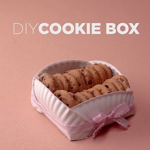 190K views · 517 reactions | Don't waste money on plastic containers, when giving baked goods to friends and neighbors! This cute cookie box is customizable for the season, and disposable when it's finished being used. No more "how will I get this container back to you" conversations! Doing some baking for Easter? We've got some fun and adorable baking ideas in the comments! | DIY Projects | Facebook