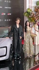158K views · 1.8K reactions | Weibo Vision Conference Red Carpet Hou Minghao and Landy Li 李兰迪 the Ancient exchange[允悲][允悲][允悲] #WeiboVisionConference #LandyLi #LiLandi #lilandy #landili #李兰迪 #teddybears #HouMinghao #houminghao侯明昊 | Landy Li 李兰迪 | Facebook