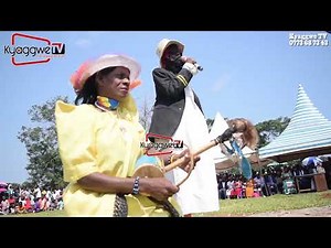 Baabano abalongo Abasoga aboogeza endingidi ng'omuntu!