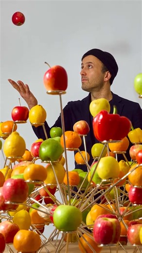 🍎✨Forget boring bowls. The Exploding Fruit Bowl is a sculptural masterpiece that captures the moment of a cosmic explosion. Each fruit floats on its own, showcased like art. It’s not just storage—it’s a 360° breathable display that keeps everything fresh and stunning. Turn your kitchen island into a gallery. 🎨 | Thepacestep.ep